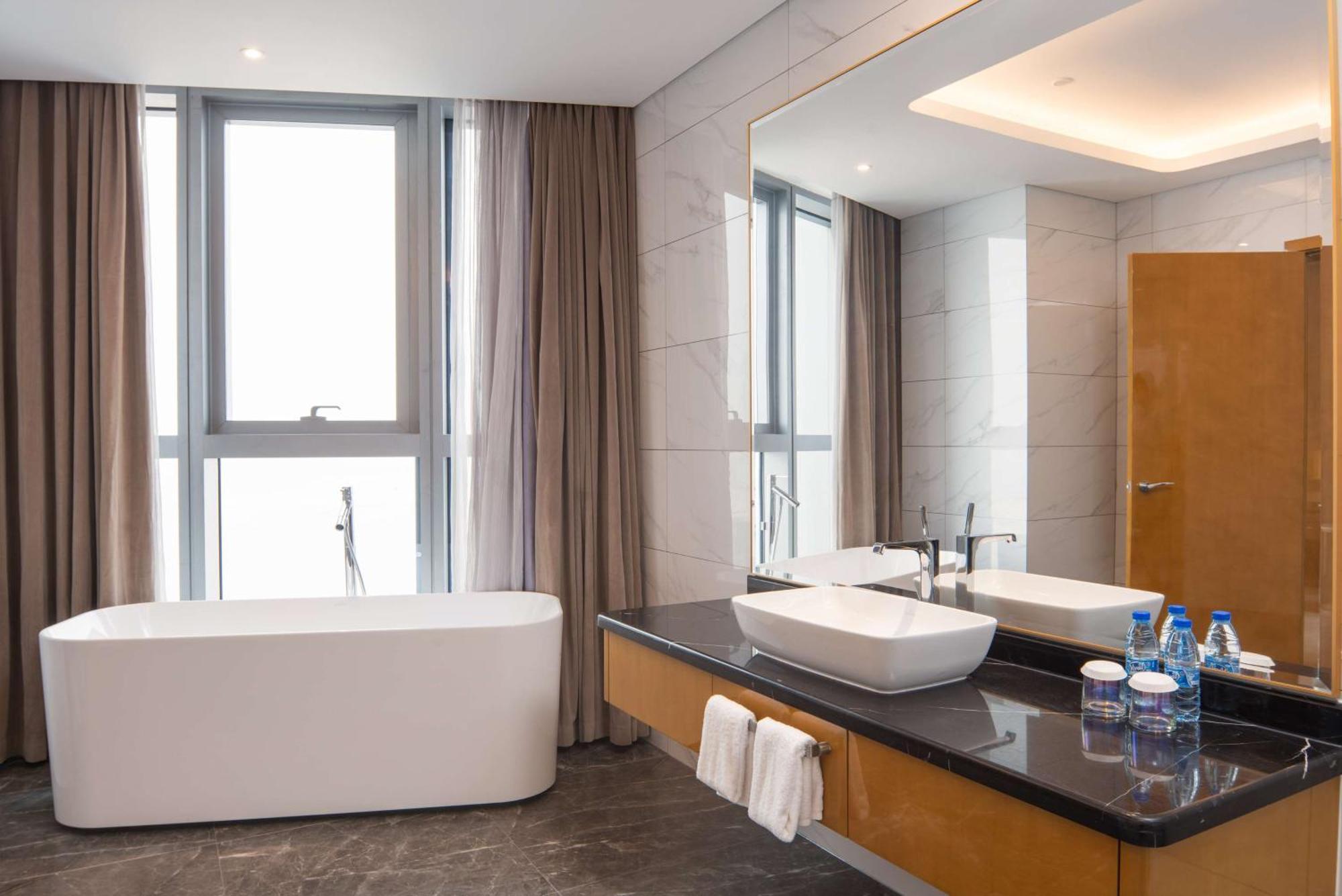 Hilton Brazzaville Les Tours Jumelles Hotel & Residences Esterno foto
