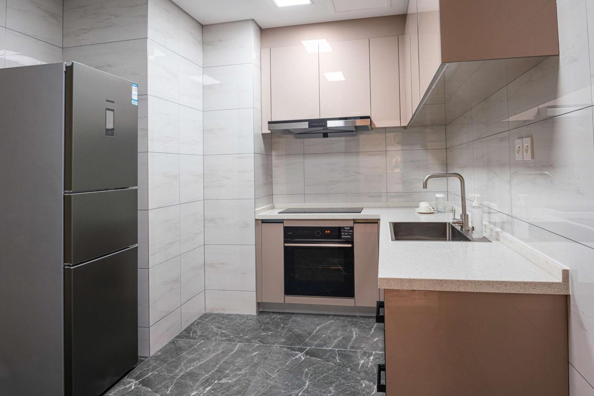 Hilton Brazzaville Les Tours Jumelles Hotel & Residences Esterno foto